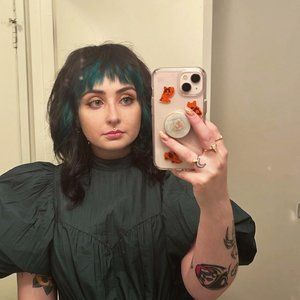 Meet your Posher, Rebeccah